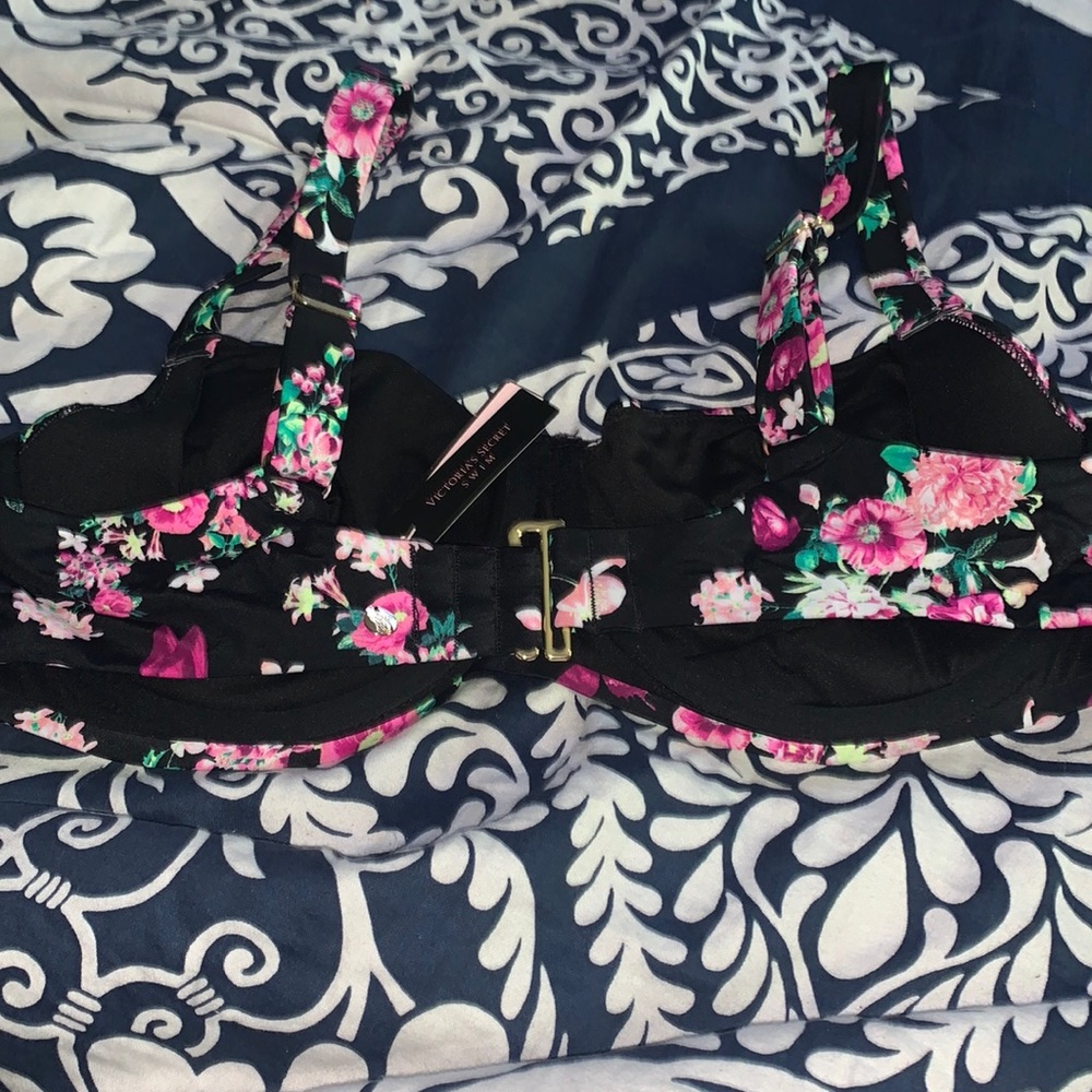 Victoria secret swimsuit - Picture 2 of 6